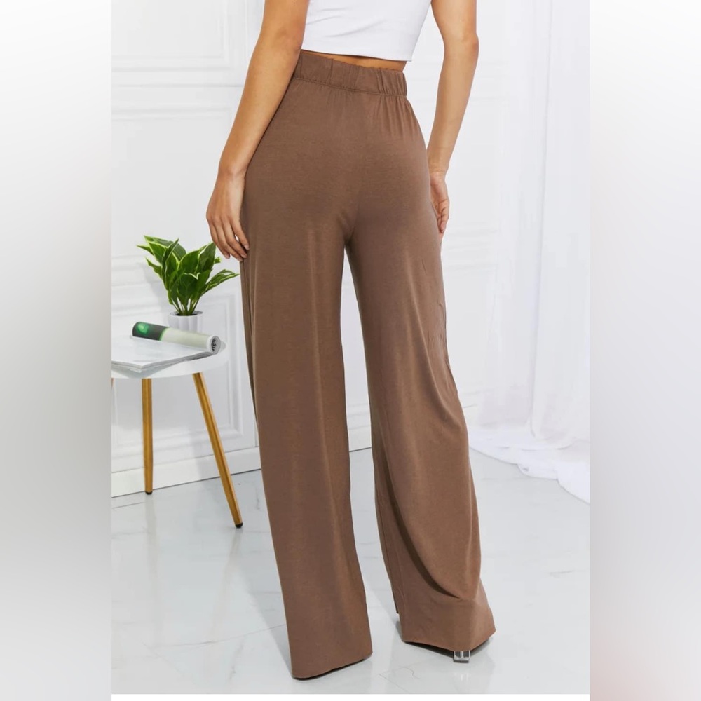 NEW• CREME DE LA CREME CURVY CAPPUCCINO WIDE LEG PANTS W/ POCKETS• XL-2X